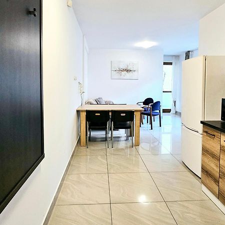 شقة Apartament Quiet كراكوفيا الغرفة الصورة